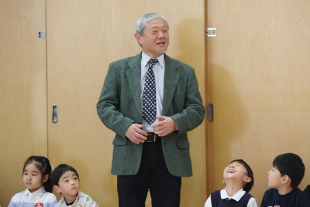 「冬休み、みんなどんなふうに過ごしてた？これからたくさん話聞かせてください」と石井園長