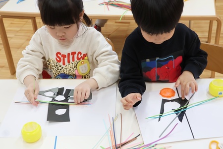 思い思いに配置して、好きな模様を描いていきます