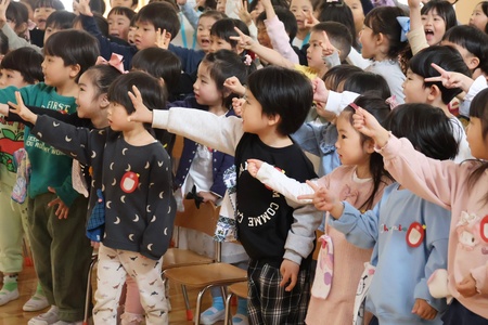 お楽しみコーナー「じゃんけん大会」で大盛り上がり