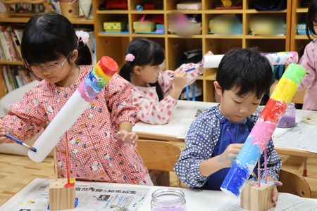 切断した面や切れ込みにも色を塗ります